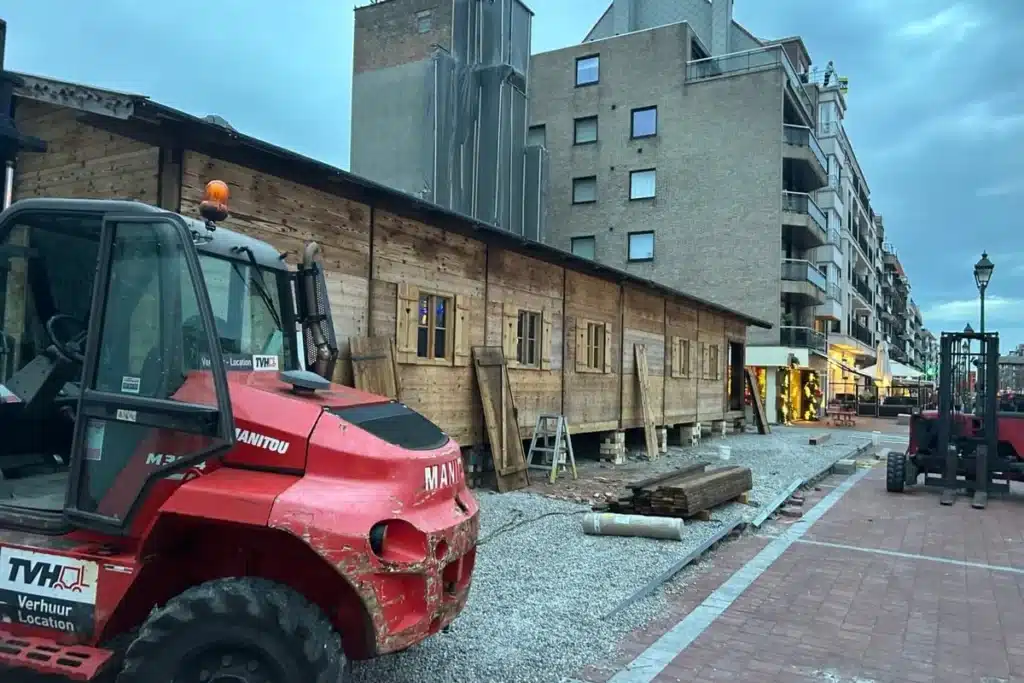 Opbouwwerken van de Yeti bar in Knokke-Heist. 05/11/2025. © Pavawyn