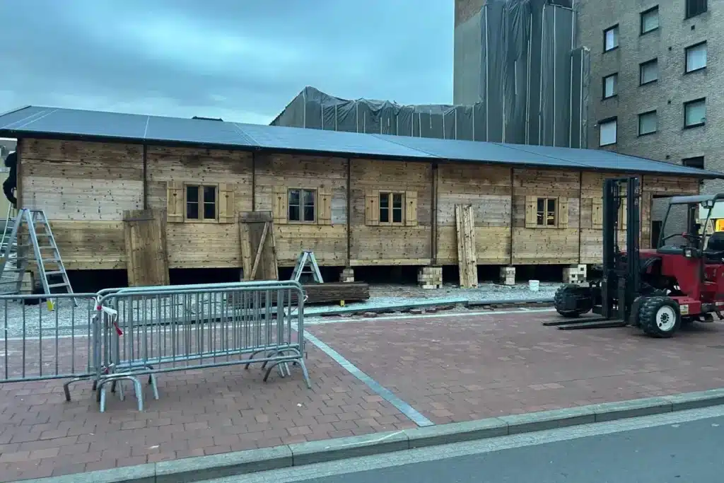 Yeti bar in Knokke-Heist in opbouw. 