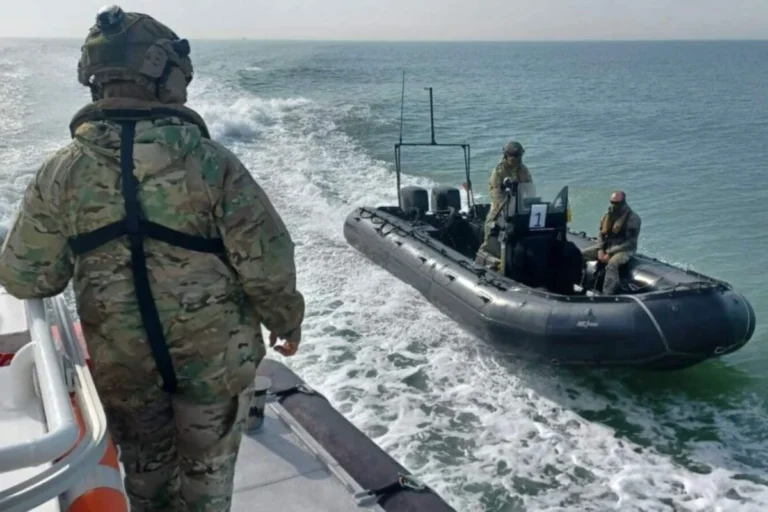 Militairen in Knokke-Heist: oefeningen op strand, zee en lucht.